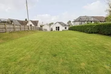 Mökkimajoitus White Thorns