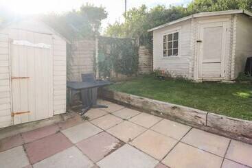 קוטג'' Driftwood