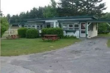 Mökkimajoitus Patio Motor Court