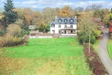 Hus på landet Oakwood House