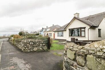 بيت ريفى Brynteg