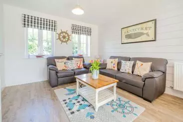 Lilipad Cottage