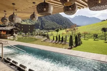 ホテル Alpin & Spa Resort Schwarzenstein