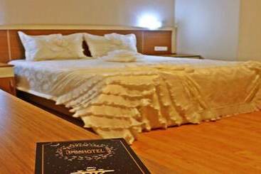 فندق Emsa Palace