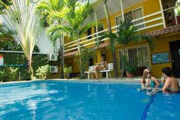 پانسیون Laura S House Bed & Breakfast