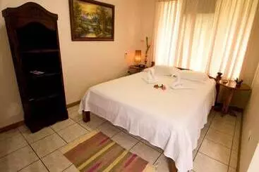 ペンション Laura S House Bed & Breakfast