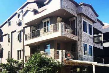 Aparthotel Arya Suites