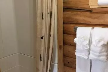 Mökkimajoitus Caribou Cabins