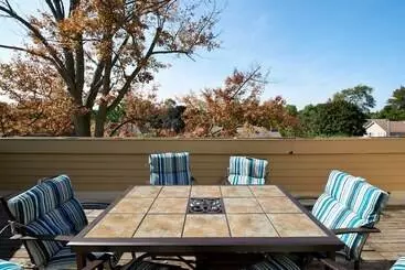 ホテル Vine Village Apartments