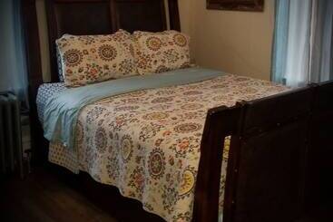 Panzió Hatfield Mccoy House Inn