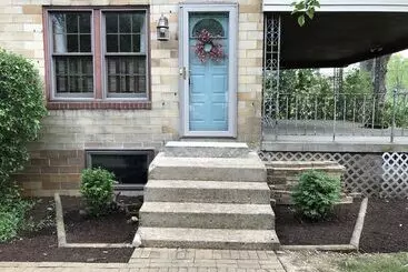 ペンション Hocking Hills Inn