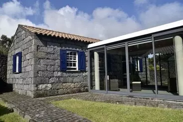 Mökkimajoitus Casas Da Fajã