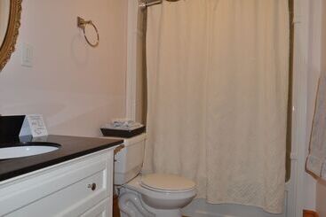 فندق Holman's Heritage Suites