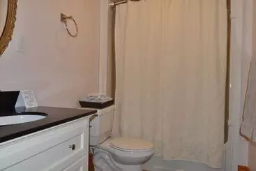 Hotelli Holman's Heritage Suites