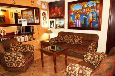 هتل Suites Los Jicaros