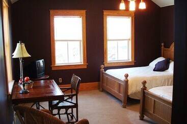 ペンション Cameron House Inn