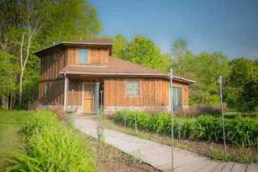 Landhus Shire In The Woods