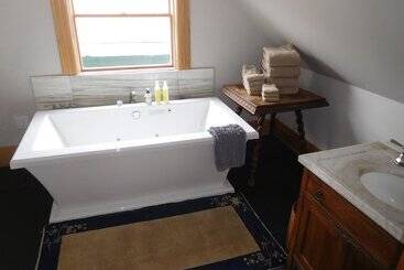 住宿加早餐  Mt. Philo Inn