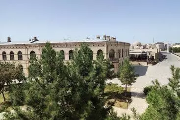 هتل Ziyobaxsh