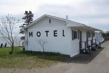 Baybreeze Restaurant And Motel