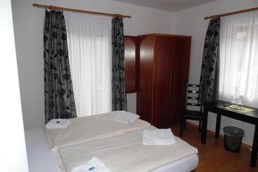 ペンション Edelweiß