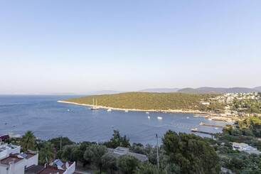 Apartamenty turystyczne Lovely Triplex With Fantastic Sea View In Turkbuku