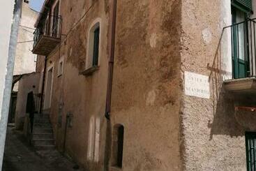 דירות לתיירים Casa Vacanze Anton House