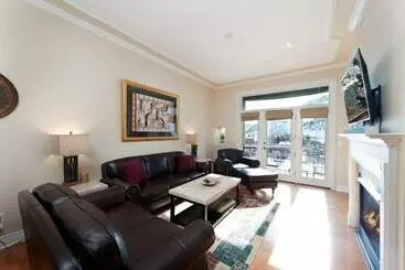 آپارتمان‌های توریست‌ها Mears House Unit 3c