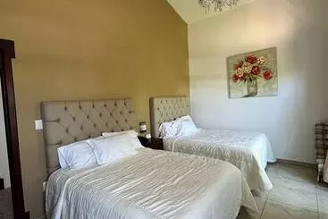 Hotel Hacienda Villa Victoria