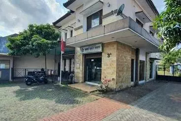 Pensionat Candi Panggung Family Guest House Syariah