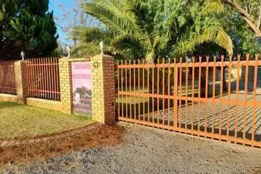 Pension Chrisand Guesthouse