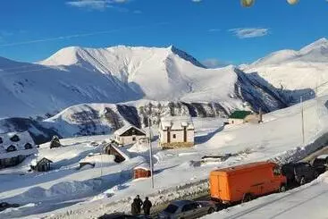 ペンション Enigma House