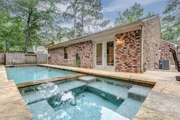 Turistihuoneistot Pool & Spa! Whimsical Heart Of The Woodlands