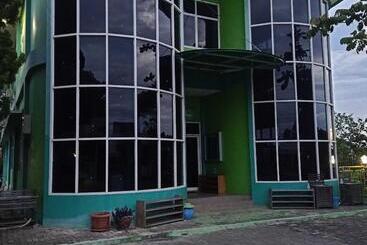 Hotel Express O 91442 Bgp Guest House