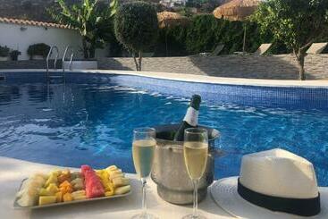 Ferienwohnungen Villa Candela En Benajarafe Piscina Privada