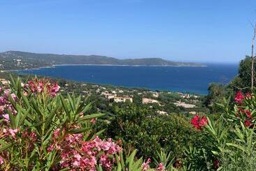 住宿加早餐 Villa Cacharelle Vue Mer Piscine