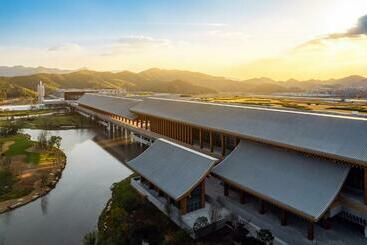 Wonderland Hotel Ningbo International Conference Center