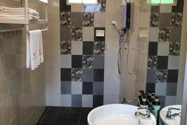 Hotel The Firefly Resort