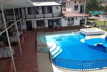 بنسيون Villa Luisa Hotels