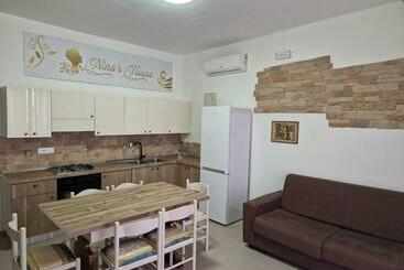 דירות לתיירים Nina S House 1 A 300 Metri Dal Mare