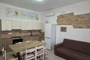 Turistihuoneistot Nina S House 1 A 300 Metri Dal Mare