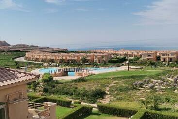 آپارتمان‌های توریست‌ها Three Bedroom Villa In Telal Village   Ain Sokhna