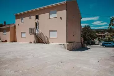 پانسیون Apartments Bozena