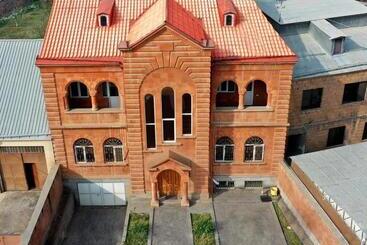 Pensão Najaryan’s Family Guest House