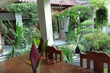 Pensió Rumah Askara