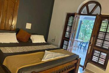 ホテル O Cardamom Rock Inn