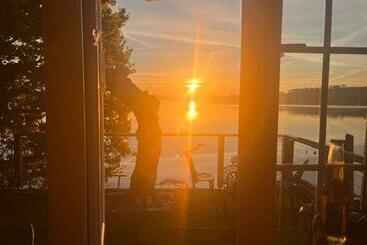 דירות לתיירים Logis Boathouse