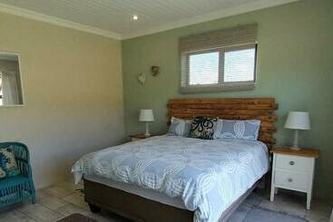 פנסיון En Suite, Private Room, Free Wifi In Plett