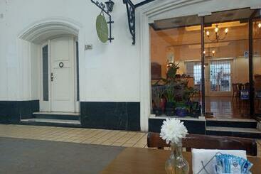 Casa Flora Bed And Breakfast