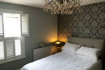 ツーリストアパートメント Homely Victorian Terraced Town House With Parking